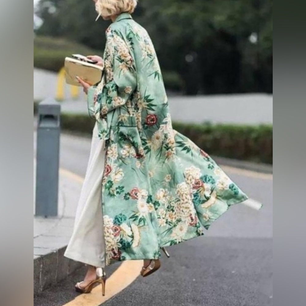 NWT Green Floral Kimono Sz L Bloggers Favorite dead stock